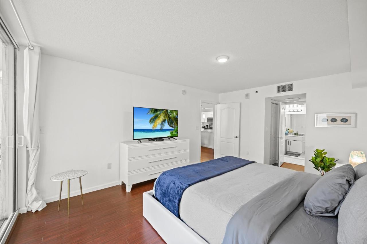 Amazing Condo With Free Parking In Brickell Miami Exteriör bild