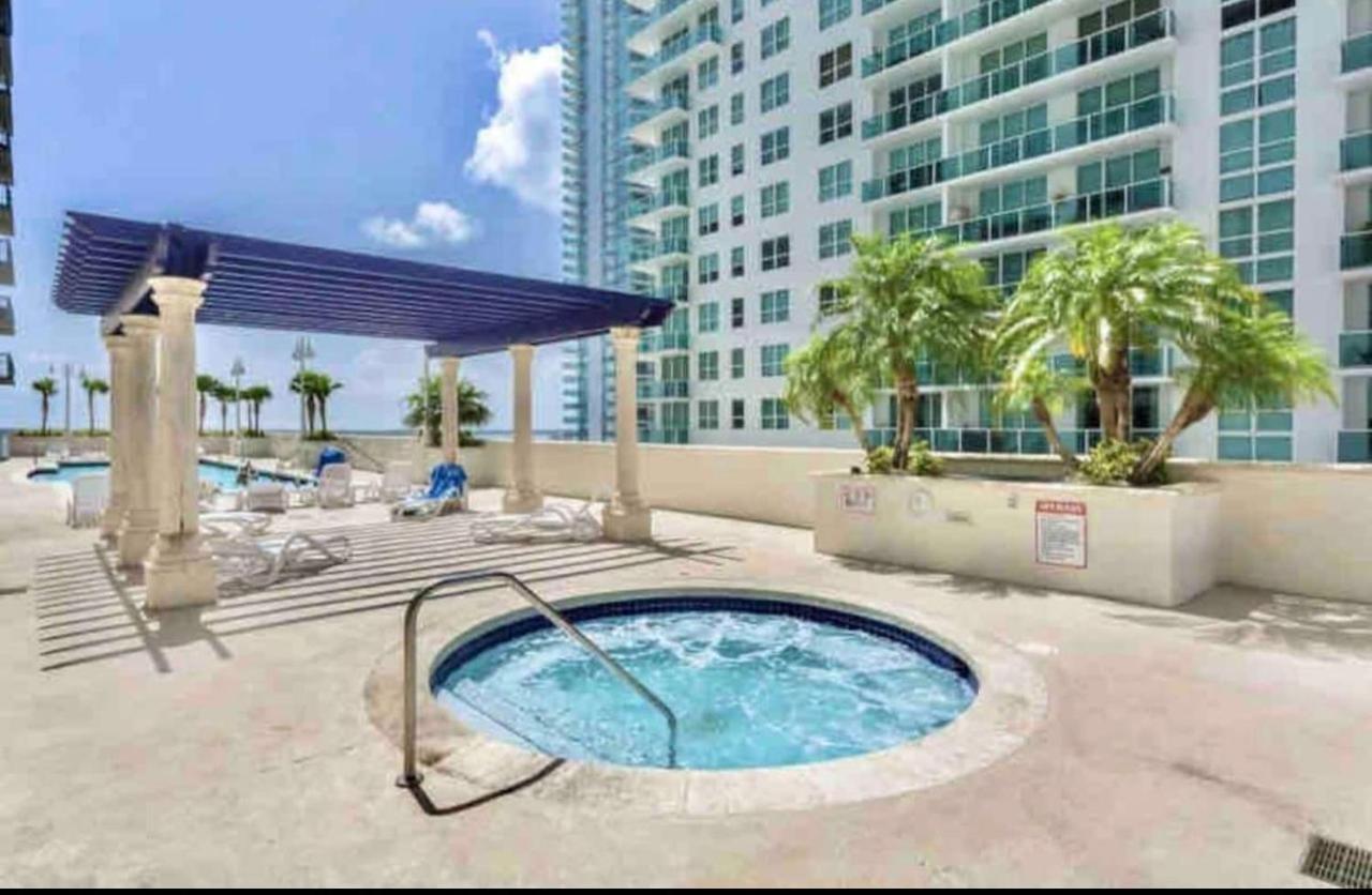 Amazing Condo With Free Parking In Brickell Miami Exteriör bild
