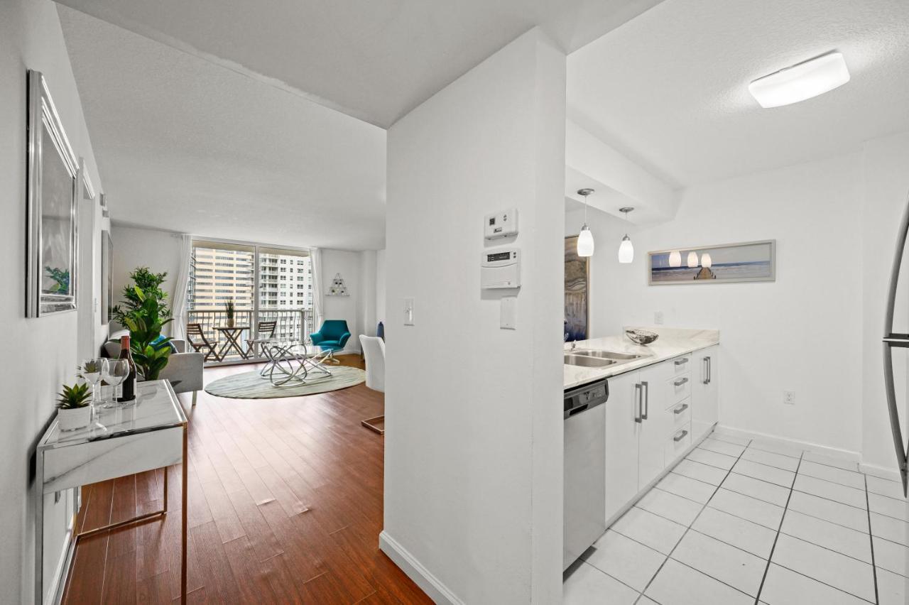 Amazing Condo With Free Parking In Brickell Miami Exteriör bild